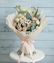 Букет цветов из:  Розы и Лизиантусы в Пангодах