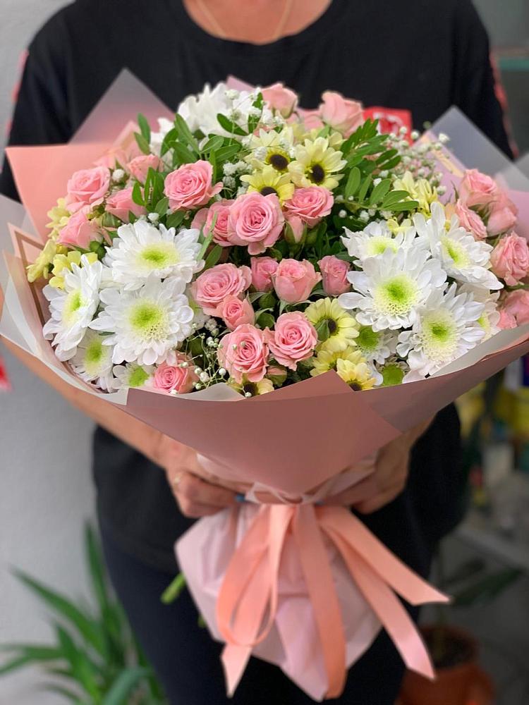 Букет цветов из: Розы и Хризантемы в Пангодах