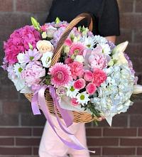 Цветочная композиция из Розы, Хризантемы, Пионы и Лизиантусы в корзине #REPLACE_PRED# Пангодах