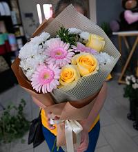 Букет цветов из:  Герберы, Розы и Хризантемы в Пангодах