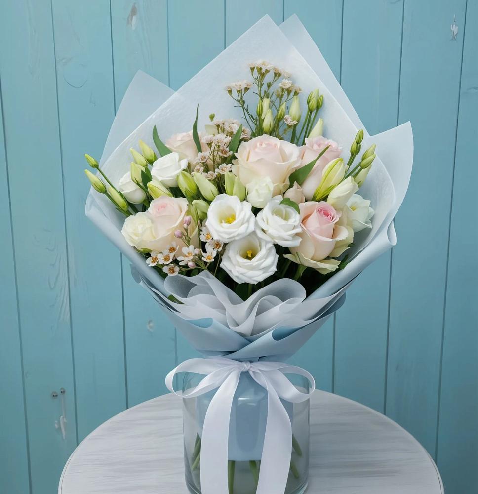 Букет цветов из: Розы и Лизиантусы в Пангодах