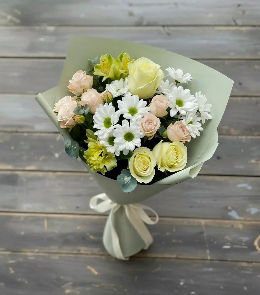 Букет цветов из: Альстромерии, Розы и Хризантемы в Пангодах