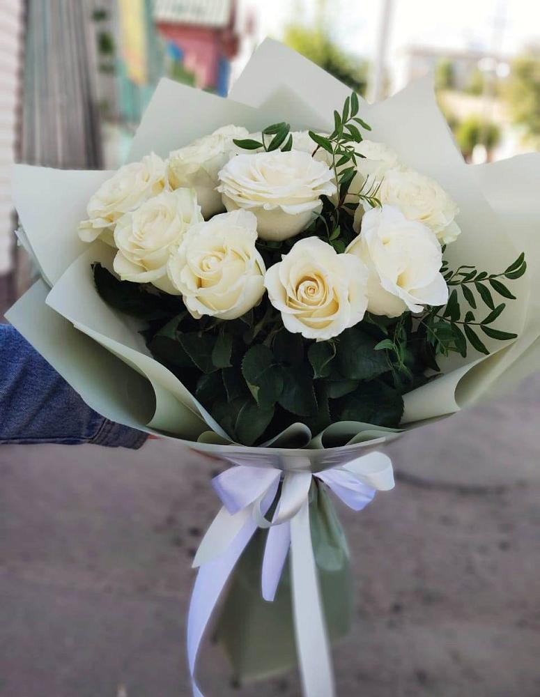 Букет Белые розы Проуд в Пангодах