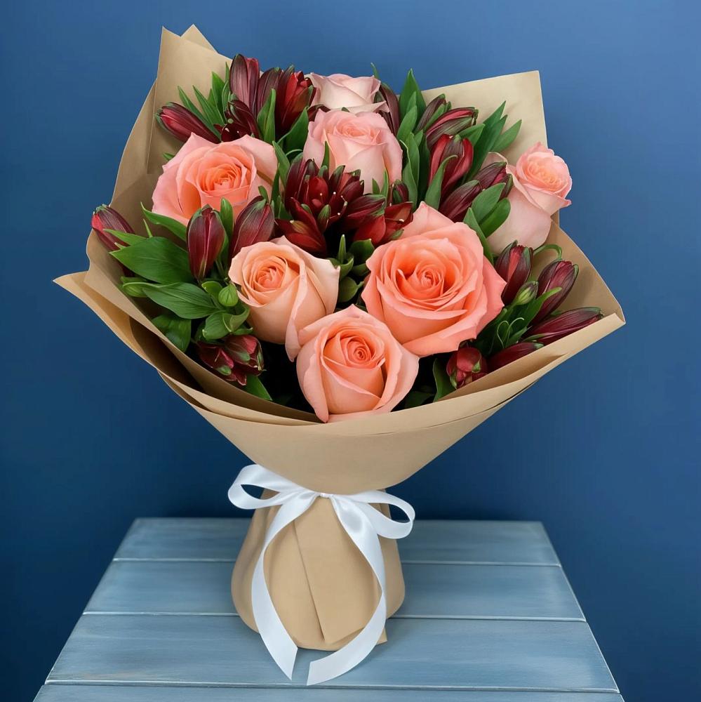 Букет цветов из: Розы и Альстромерии в Пангодах