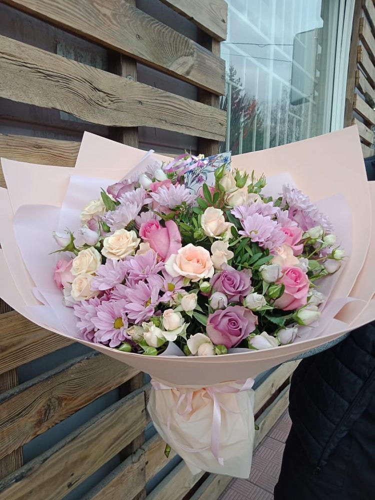 Букет цветов из: Розы и Хризантемы в Пангодах