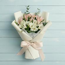 Букет цветов из:  Альстромерии в Пангодах