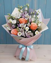 Букет цветов из:  Лизиантусы, Розы, Альстромерии и Гипсофила в Пангодах