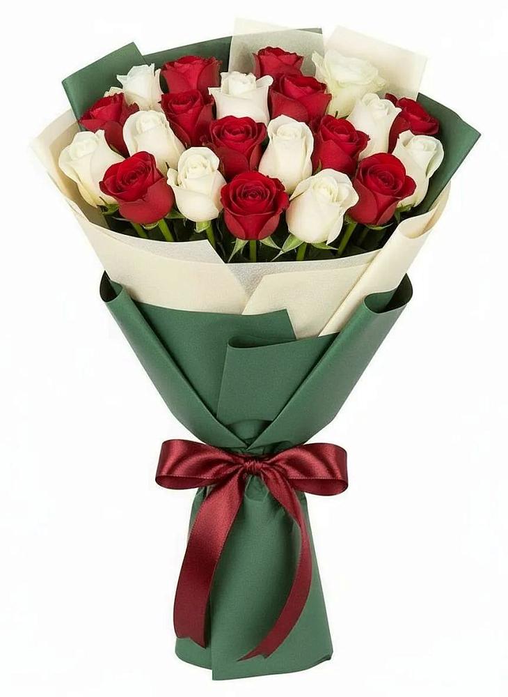 Букет Микс из красных и белых роз в Пангодах