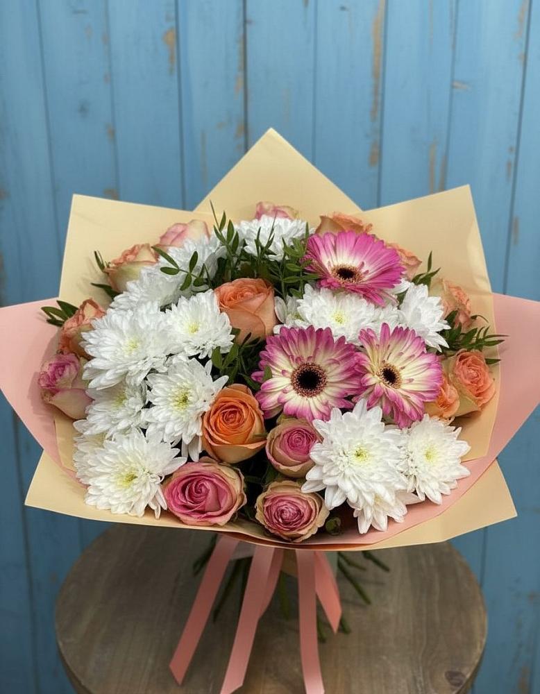 Букет цветов из: Розы, Герберы и Хризантемы в Пангодах