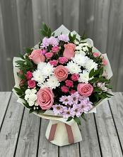 Букет цветов из:  Альстромерии, Гвоздики, Розы и Хризантемы в Пангодах