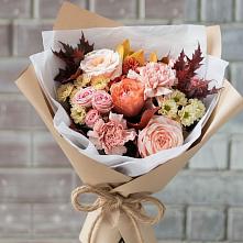 Букет цветов из:  Гвоздики, Хризантемы и Розы в Пангодах