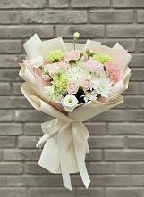 Букет цветов из:  Гвоздики, Розы, Лизиантусы и Хризантемы в Пангодах