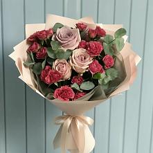 Букет цветов из:  Гвоздики и Розы в Пангодах
