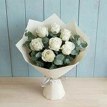 Букет Белые розы в Эвкалипте в Пангодах