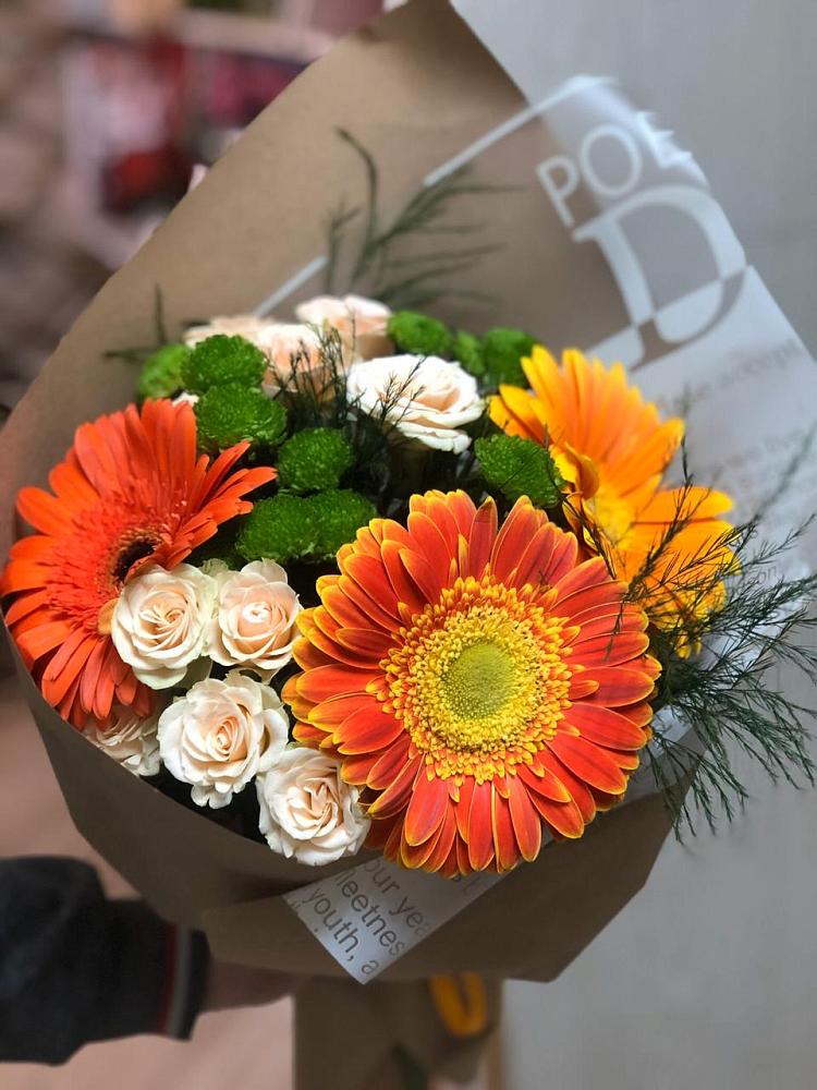 Букет цветов из: Герберы, Хризантемы и Розы в Пангодах