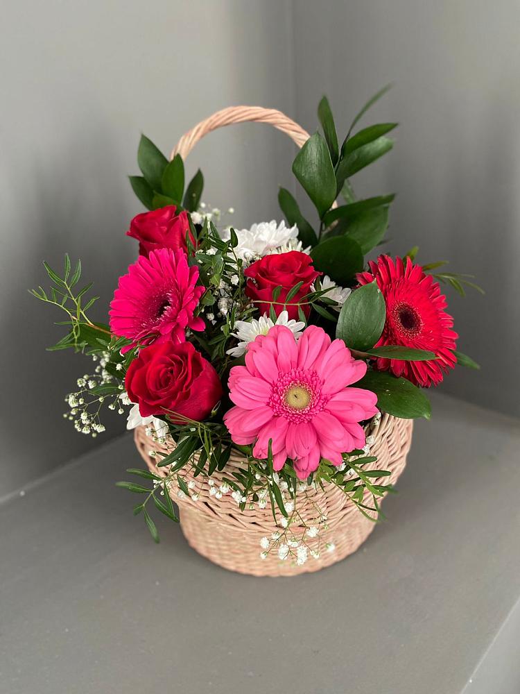 Цветочная композиция из Розы, Хризантемы и Герберы в корзине в Пангодах