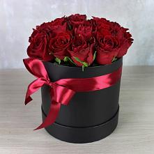 Цветочная композиция из Розы в шляпной коробке в Пангодах