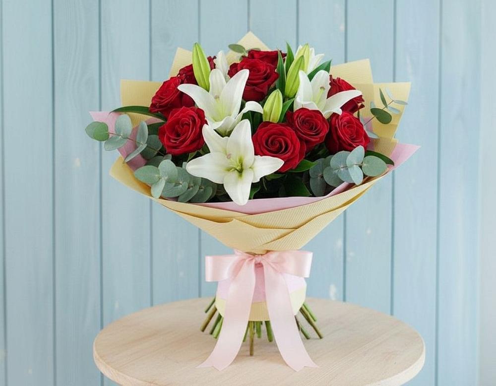 Букет цветов из: Лилии и Розы в Пангодах